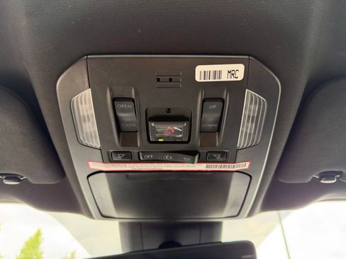 Used 2021 Toyota Highlander XSE AWD/4WD image 30