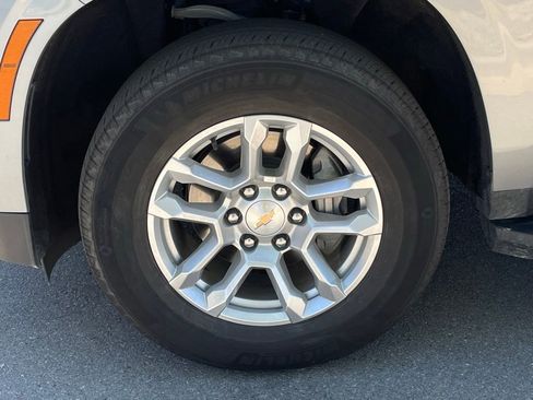 Used 2025 Chevrolet Tahoe LT AWD/4WD image 33