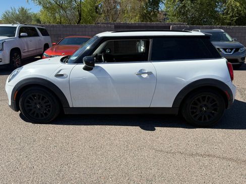 Used 2020 MINI Cooper 2-Door Hardtop FWD image 7