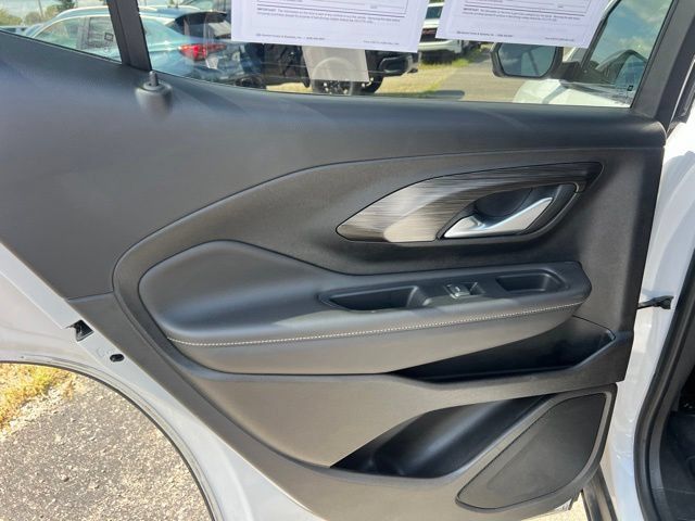 Used 2022 GMC Terrain SLE w/ Driver Convenience Package AWD/4WD image 17