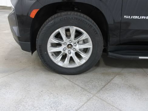 Used 2024 Chevrolet Suburban Premier AWD/4WD image 37