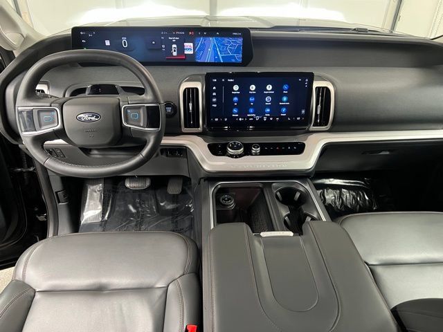 Used 2025 Ford Expedition Active AWD/4WD image 25