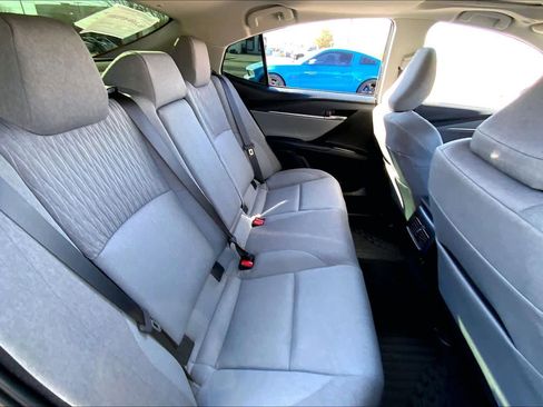 Used 2025 Toyota Camry LE w/ Convenience Package image 17