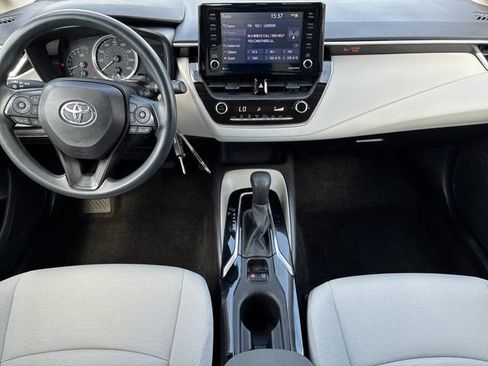 Used 2022 Toyota Corolla LE FWD image 9