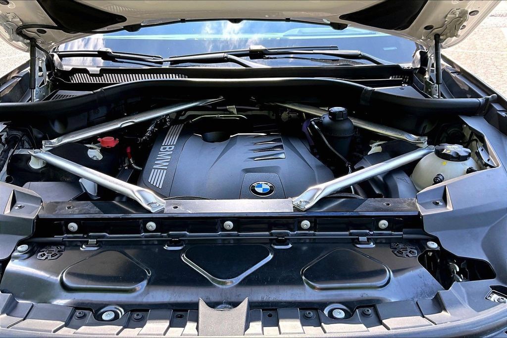 Used 2023 BMW X7 xDrive40i AWD/4WD image 38