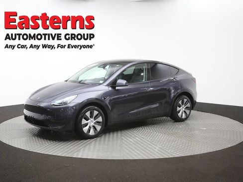 Used 2024 Tesla Model Y Long Range AWD/4WD image 49