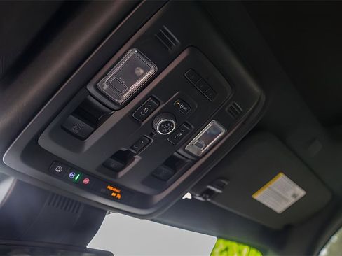 Used 2023 GMC Yukon Denali image 22