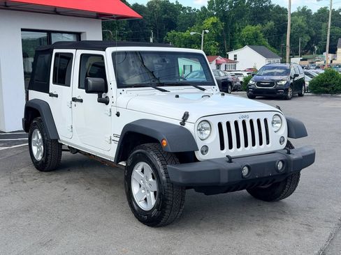 Used 2017 Jeep Wrangler Unlimited Sport w/ Quick Order Package 24S AWD/4WD image 8