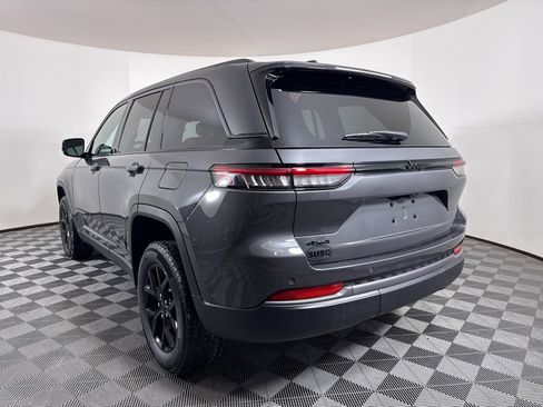 New 2026 Jeep Grand Cherokee Altitude image 20