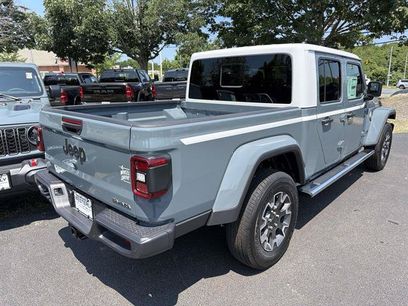 New 2026 Jeep Gladiator Sport