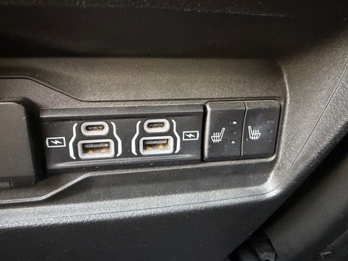 Used 2022 Jeep Grand Cherokee Limited image 37