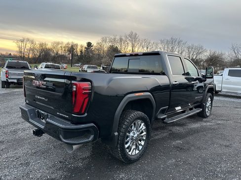 Used 2024 GMC Sierra 2500 Denali image 6