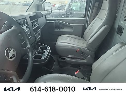 Used 2017 Chevrolet Express 2500 image 9