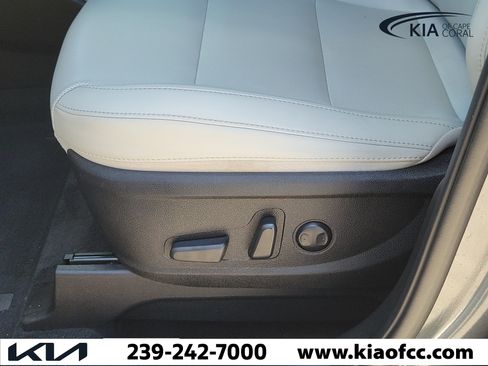 Certified 2024 Kia Telluride S w/ S Sunroof Package FWD image 23