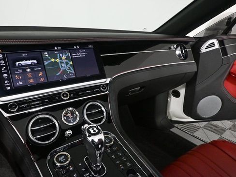 Used 2021 Bentley Continental GT V8 image 11