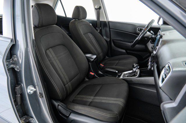 Used 2024 Hyundai Venue SEL FWD image 31