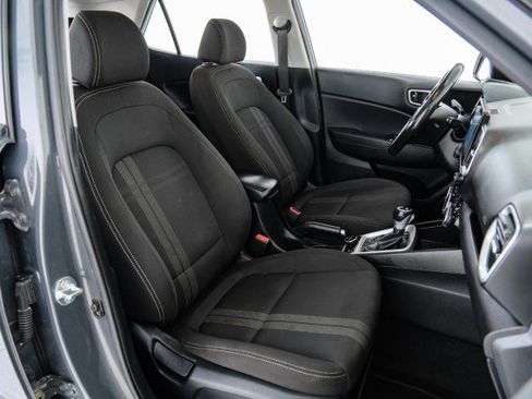 Used 2024 Hyundai Venue SEL FWD image 31