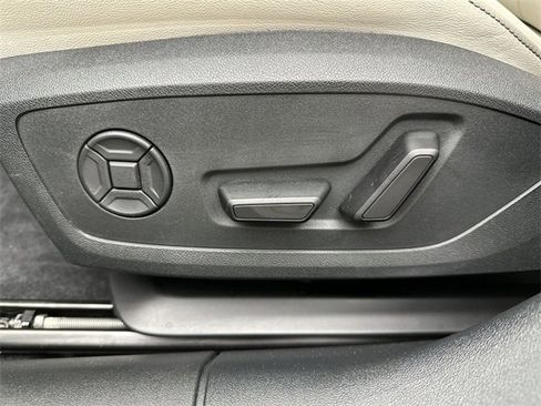 Used 2025 Audi A5 2.0T Prestige image 12