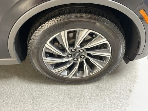 Used 2025 Lincoln Aviator 2WD image 13