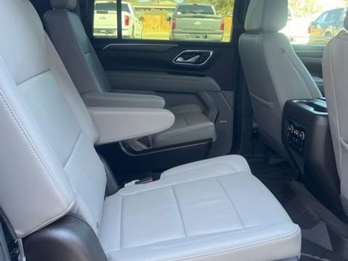 Used 2024 Chevrolet Suburban Z71 w/ Luxury Package image 10