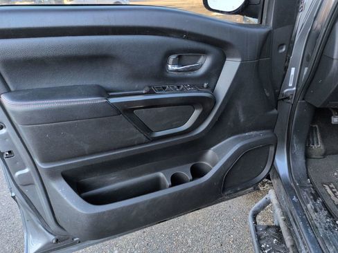 Used 2020 Nissan Titan PRO-4X image 15