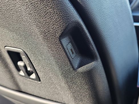 Used 2023 Kia Sportage EX image 11