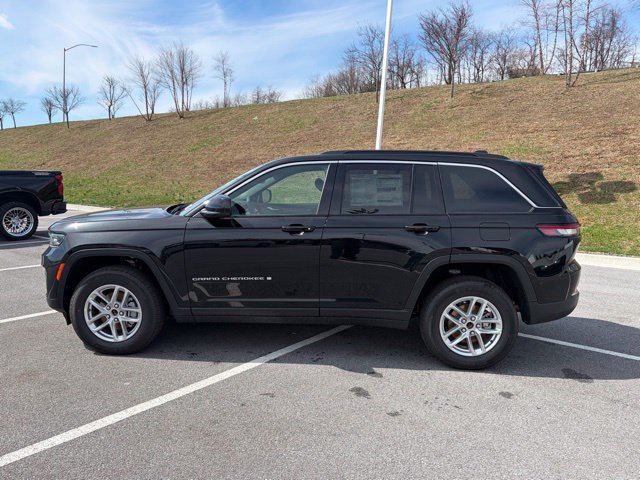 New 2026 Jeep Grand Cherokee Laredo X AWD/4WD image 4