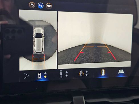 Used 2026 Chevrolet Equinox ACTIV w/ Convenience Package III image 25