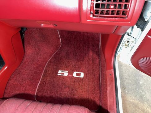 Used 1992 Ford Mustang LX RWD image 84
