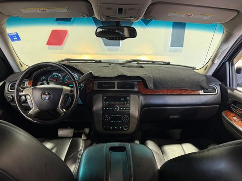 Used 2009 GMC Sierra 2500 SLT w/ Entertainment Package AWD/4WD image 11
