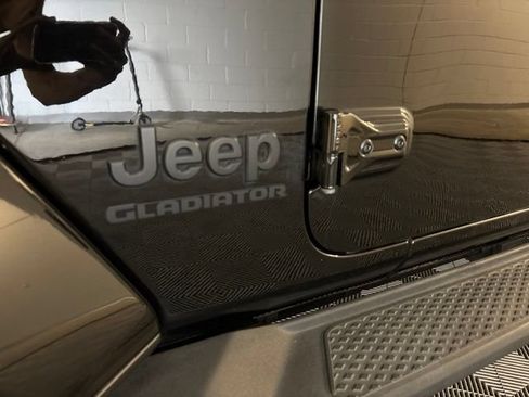 Used 2022 Jeep Gladiator Sport AWD/4WD image 45