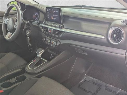 Used 2024 Kia Forte LXS w/ LXS Technology Package FWD image 20
