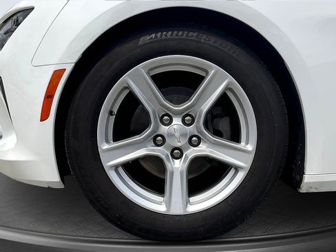 Used 2018 Chevrolet Camaro LT image 7