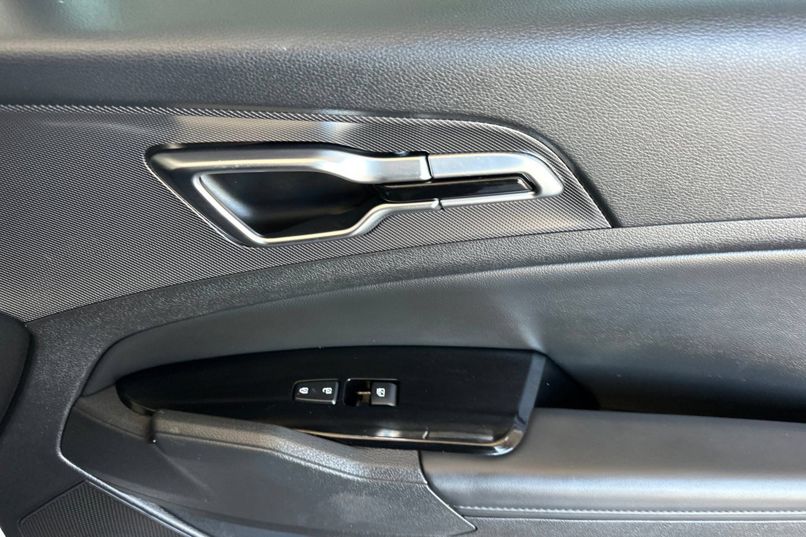 Used 2025 Kia Sportage SX FWD image 19