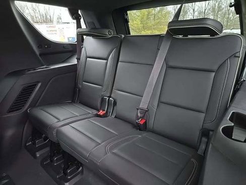 Used 2021 GMC Yukon SLT w/ SLT Premium Package image 5