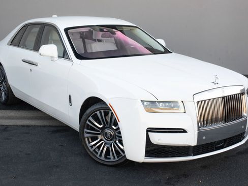 Used 2024 Rolls-Royce Ghost image 6