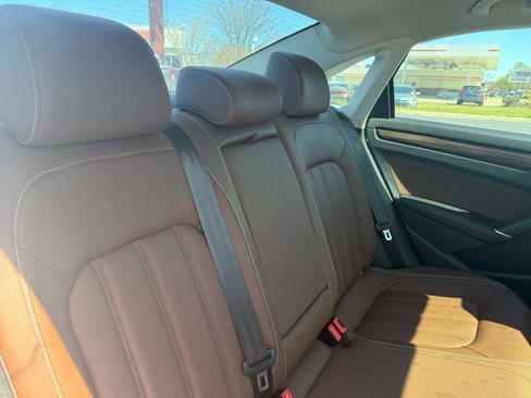 Used 2022 Volkswagen Passat 2.0T FWD image 19