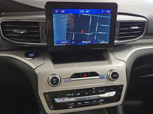 Used 2023 Ford Explorer XLT image 5