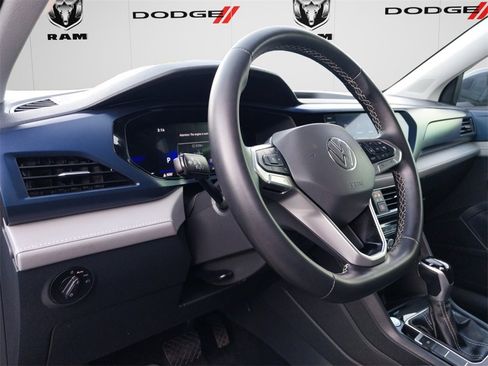 Used 2024 Volkswagen Taos SE w/ Black Wheel Package image 13