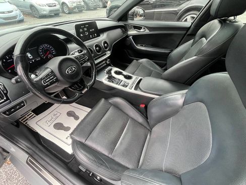 Used 2019 Kia Stinger GT1 image 12