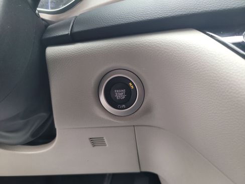 Used 2024 Chrysler Voyager LX FWD image 20