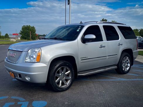 Used 2014 GMC Yukon Denali AWD/4WD image 15