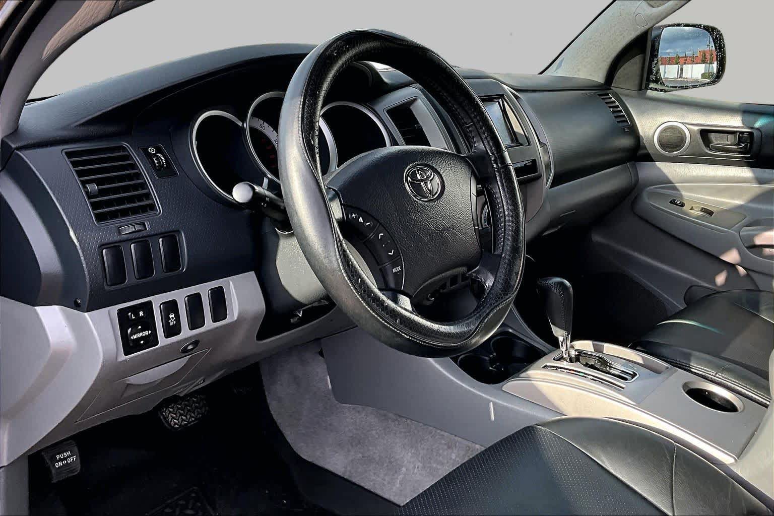 Used 2011 Toyota Tacoma PreRunner w/ SR5 Pkg #2 RWD image 17