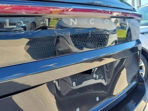 Certified 2025 Lincoln Navigator Reserve AWD/4WD image 11