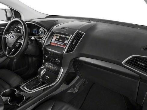 Used 2018 Ford Edge Titanium w/ Technology Package image 19