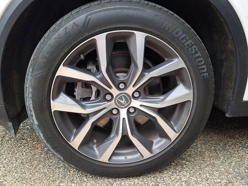 Used 2023 Acura MDX SH-AWD w/ Technology Package image 4