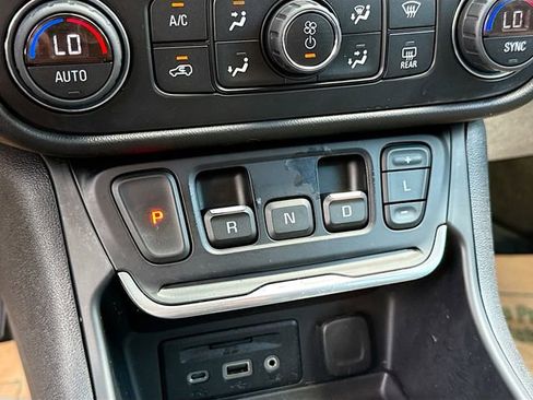 Used 2019 GMC Terrain SLE w/ Driver Convenience Package image 18