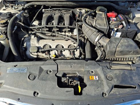 Used 2012 Ford Taurus SEL image 25