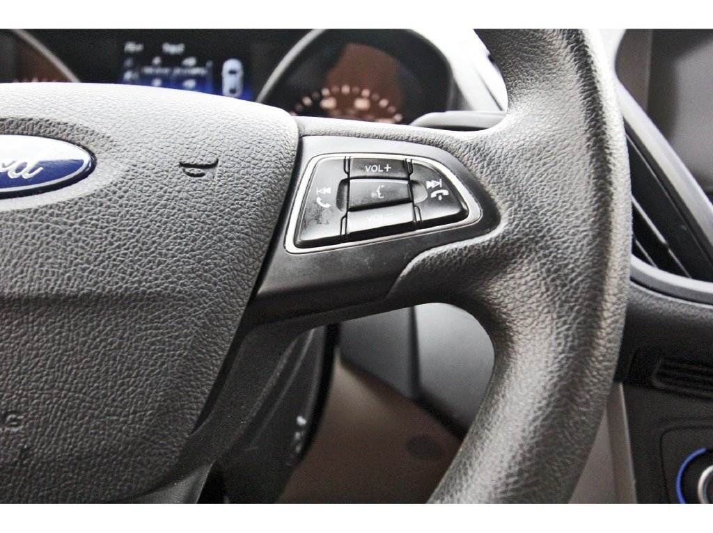 Used 2019 Ford Escape SE FWD image 16