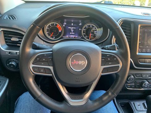 Used 2021 Jeep Cherokee Latitude Lux w/ Sun & Sound Group image 29